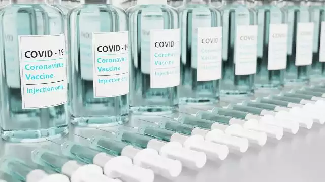 New COVID-19 booster shots have been approved. When should you get one?