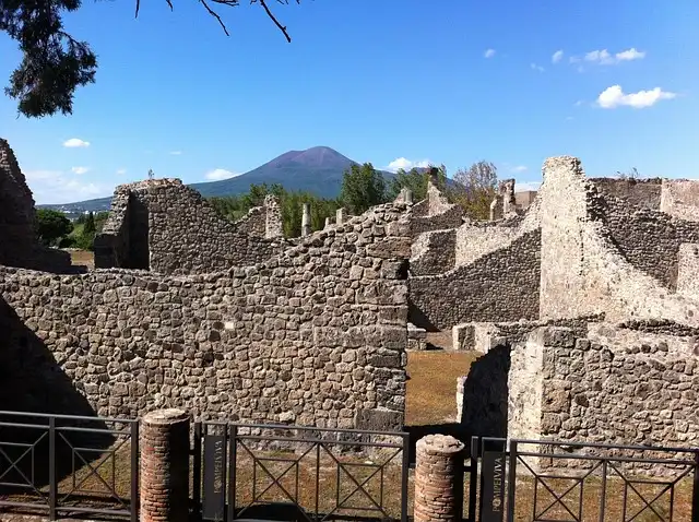 Pompeii Survivors: Vesuvius Eruption Escape & Roman Life